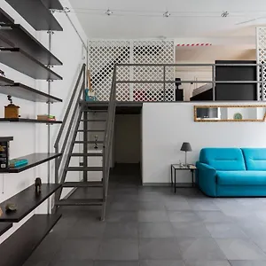 Trevi Fountain Modern Loft Roma